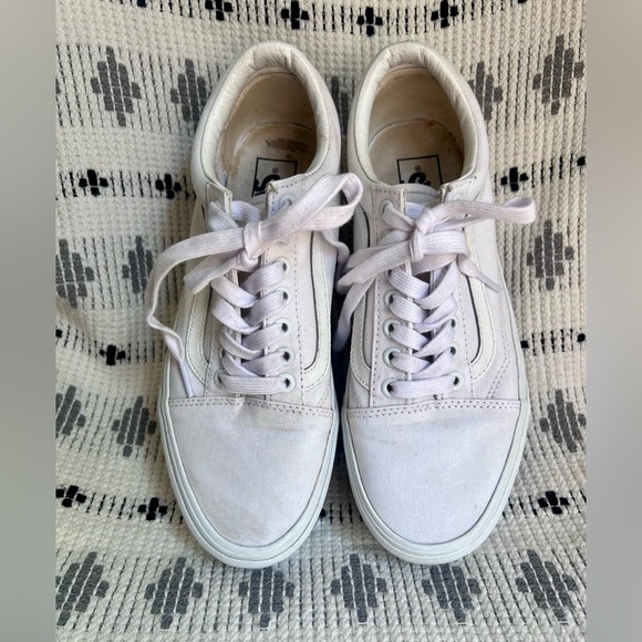 VANS Oldschool Stackform
Shoe Women's White Platform Sneakers, Size 9 - Picture 2 of 6